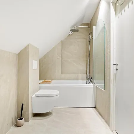 Modern 2-story With 4 Bedrooms Appartement *