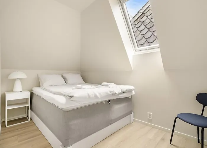 Modern 2-story With 4 Bedrooms Bergen