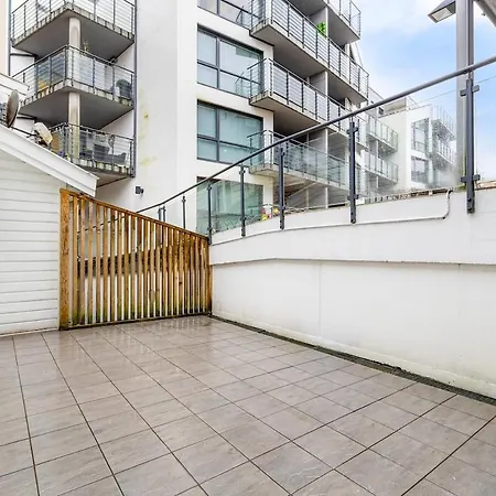 Modern 2-story With 4 Bedrooms Apartman *