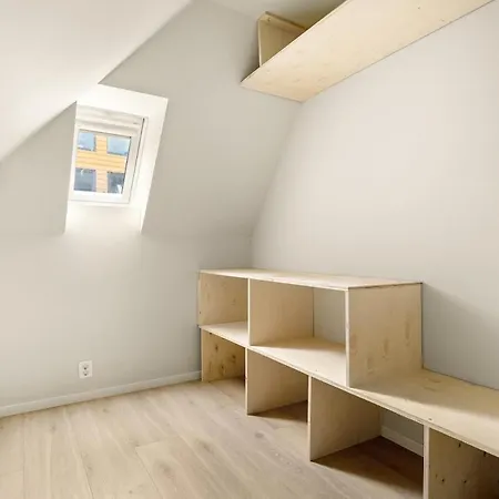 Apartman Modern 2-story With 4 Bedrooms