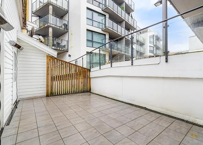 Modern 2-story With 4 Bedrooms Apartman *